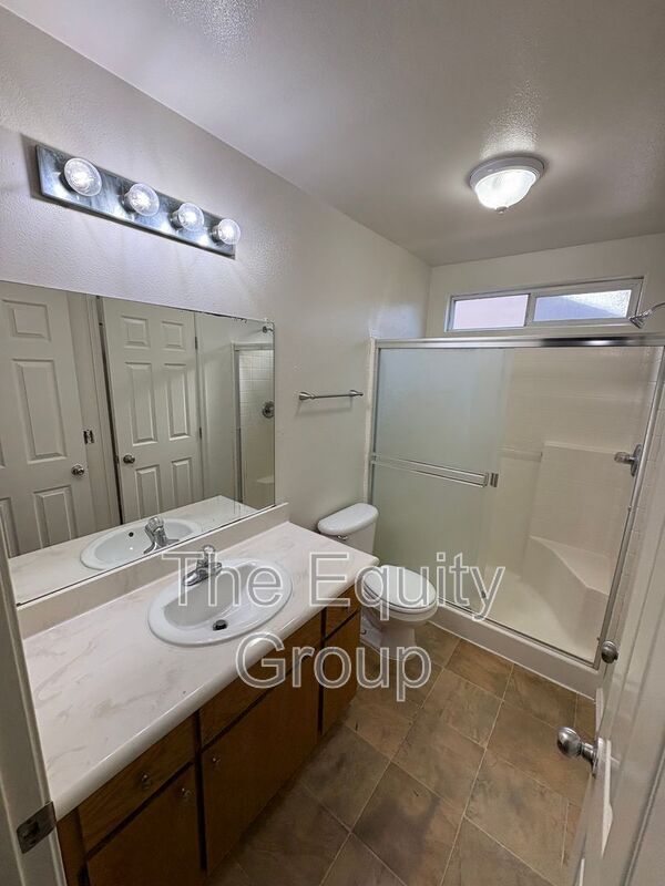 Building Photo - 905 S Laguna St