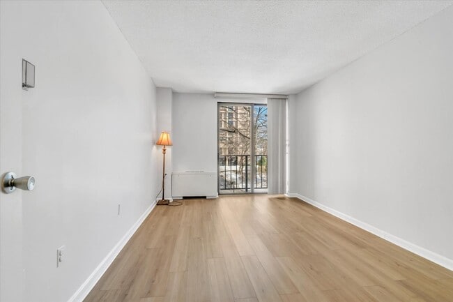 Building Photo - 4141 Henderson Rd