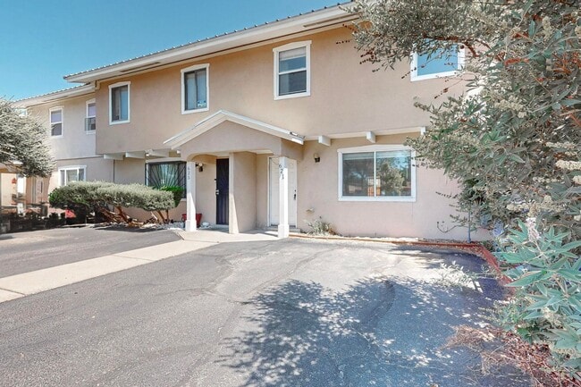 Primary Photo - Cozy 3 Bedroom 1.5 Bathroom In NW Albuquer...