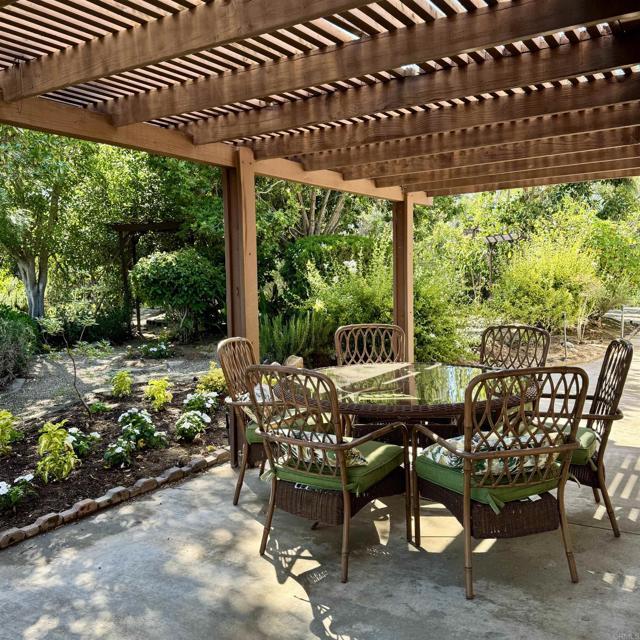 Building Photo - 2848 Los Alisos S