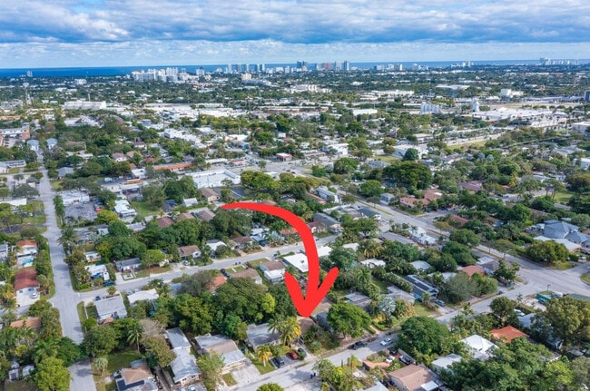 Building Photo - 1328 NE 1st Ave.