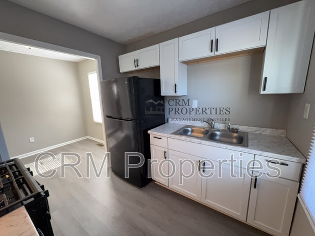 Building Photo - 1233 E Jefferson St