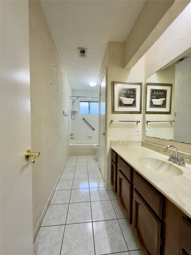 Building Photo - 23115 Bright Star Rd