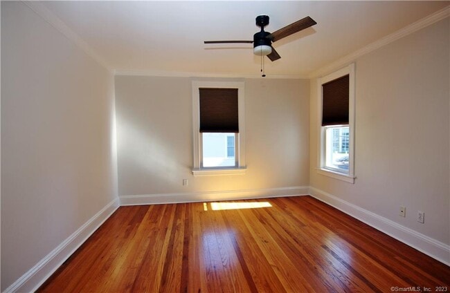 Building Photo - 11 Dolsen Pl
