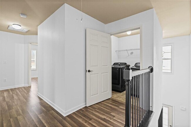 Building Photo - 578 Hardy Water Dr SE