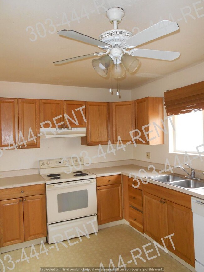Building Photo - 3 Bedroom Ranch Home in Montbello