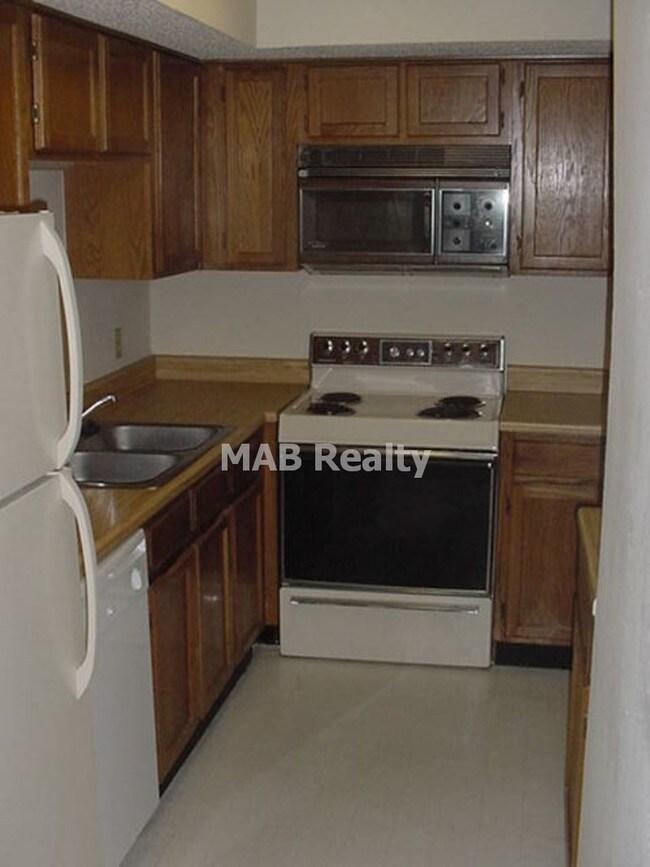 Building Photo - 9829 Walnut