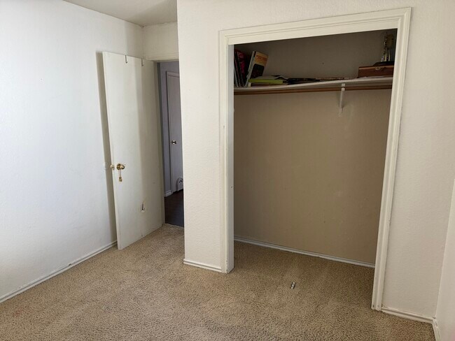 Building Photo - 4806 Silver Leaf Ct