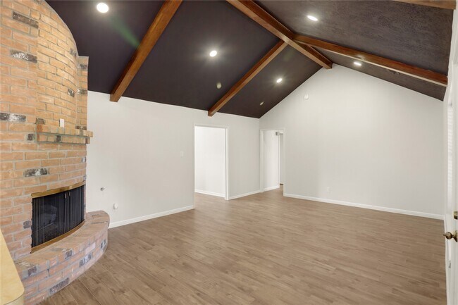 Building Photo - 731 Rustyleaf Ln