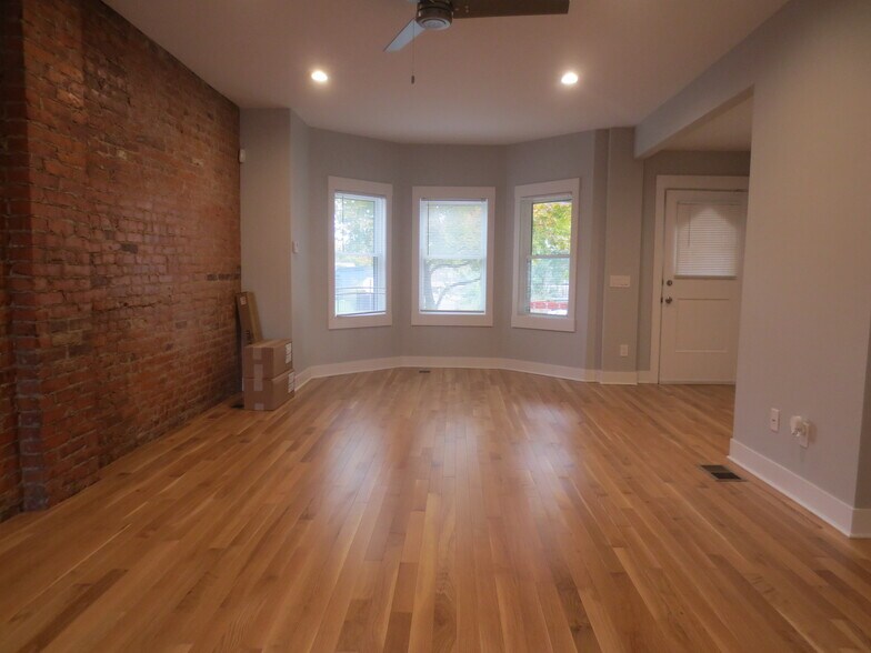 Building Photo - 1786 W 44th St