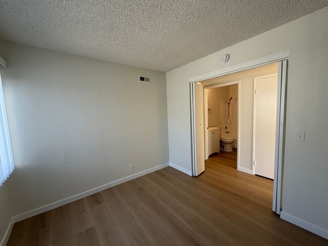 Building Photo - 24802 Sherwood Way
