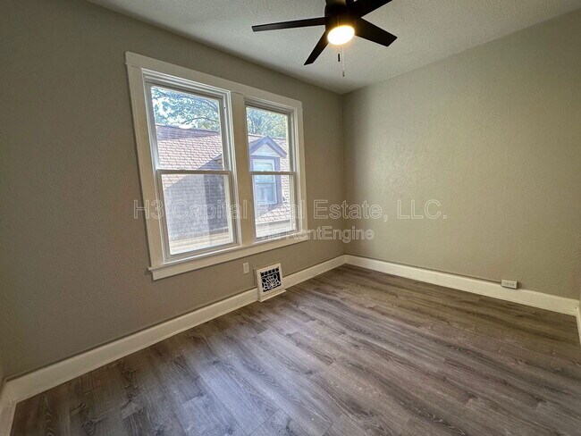 Building Photo - 114 N Missouri Ave