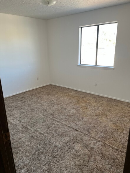 Building Photo - 2807 E 22nd St