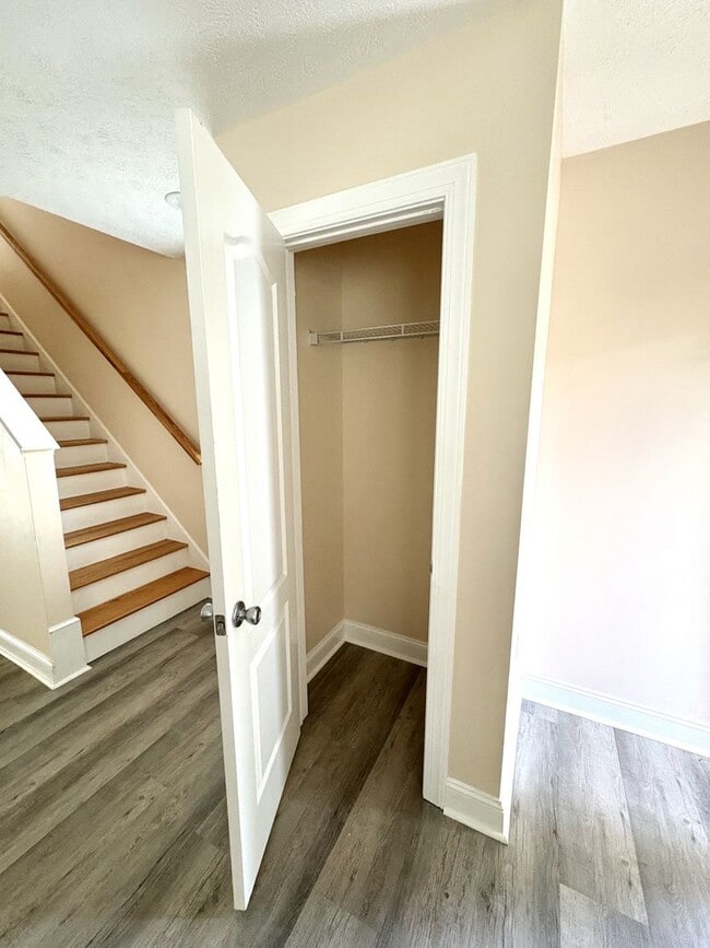 Building Photo - Available for the 2026-2027 lease term.