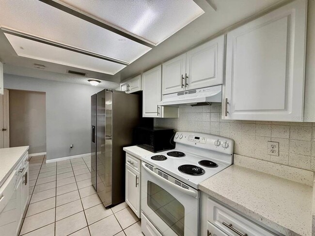 Building Photo - 4223 Summerdale Dr