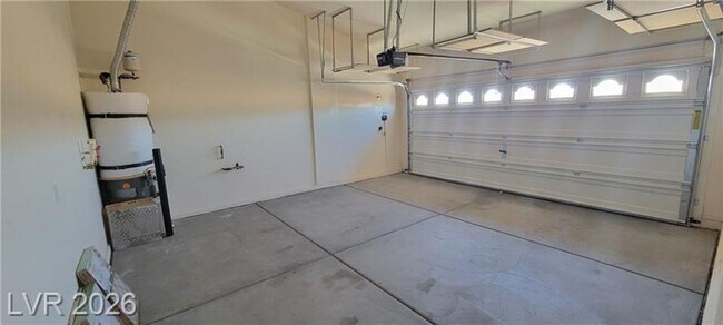 Building Photo - 2 Master Bedrooms plus HUGE loft