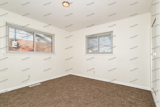 Building Photo - 841 Lebon Dr