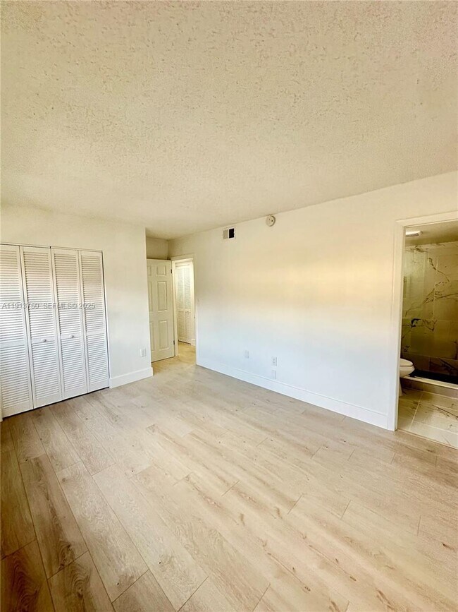 Building Photo - 15609 SW 73rd Cir Terrace