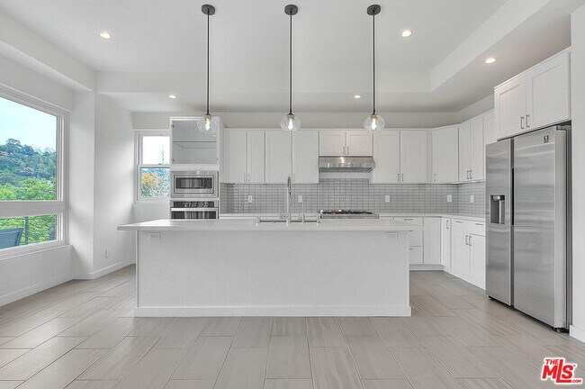 Building Photo - 2608 Corralitas Dr