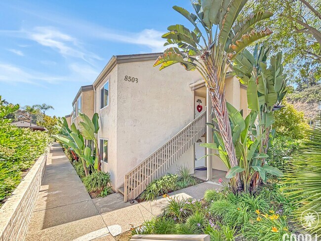 Building Photo - Beautiful 2BD/2BA Condo in La Jolla W/ Pri...
