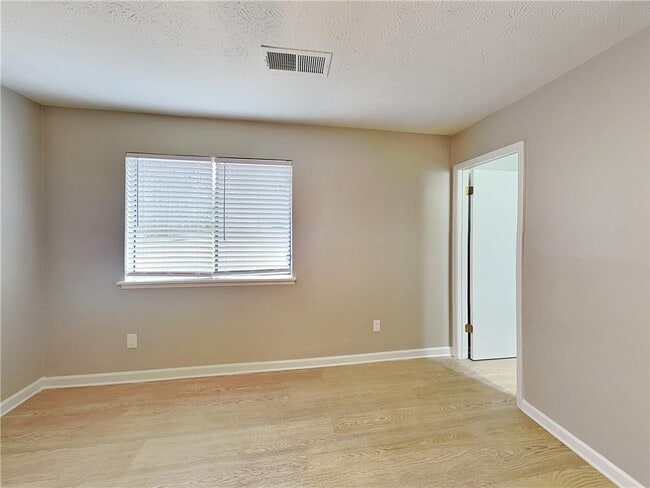 Building Photo - 8321 Beechwood Ct