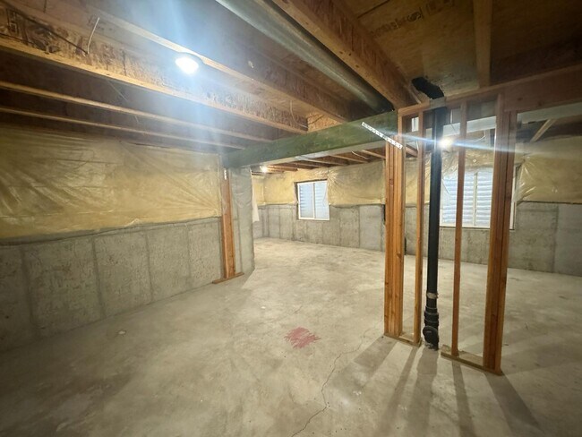 Building Photo - 3952 Dodge St