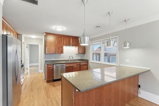 Building Photo - 1638 Marshall Ave