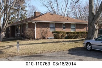 Building Photo - 42 Sunnyside Ln