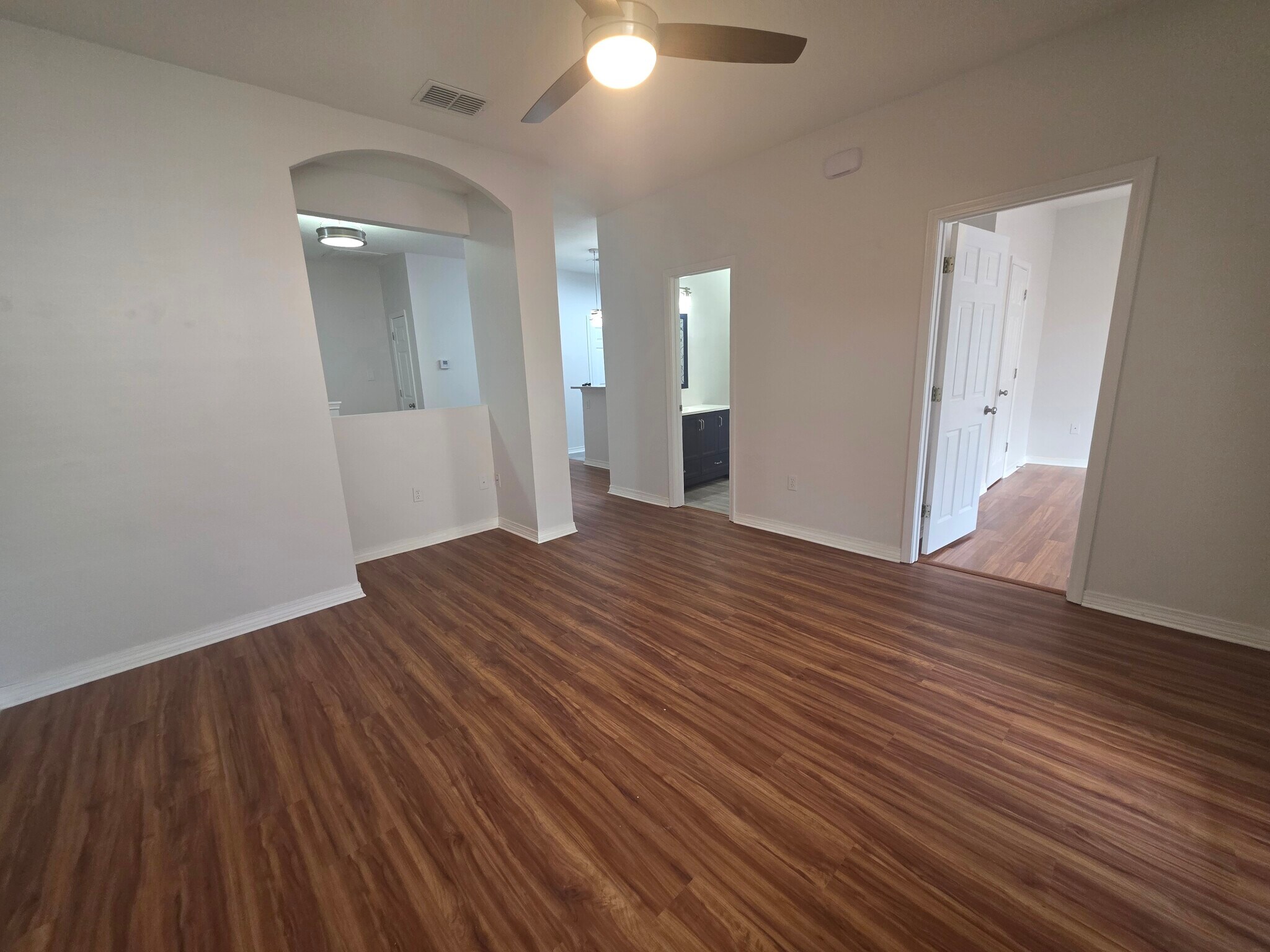 Building Photo - 503 Spartan Dr