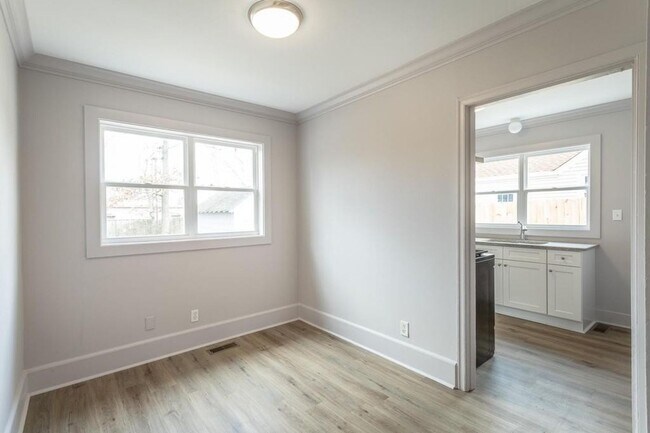 Building Photo - Three Bedroom One Bathroom House For Rent