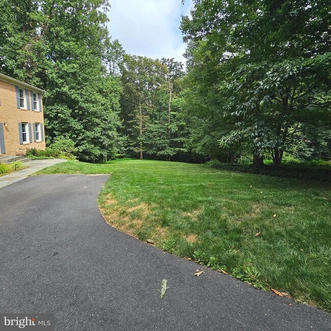 Building Photo - 6004 Station View Ct