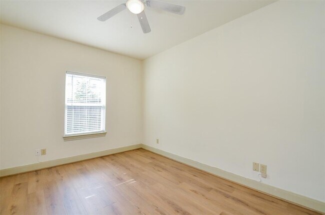 Building Photo - 1414 Southwick St