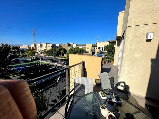 Building Photo - 5401 W 149th Plz