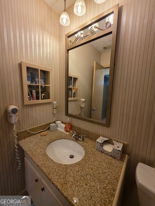 Building Photo - 520 Cornwallis Way