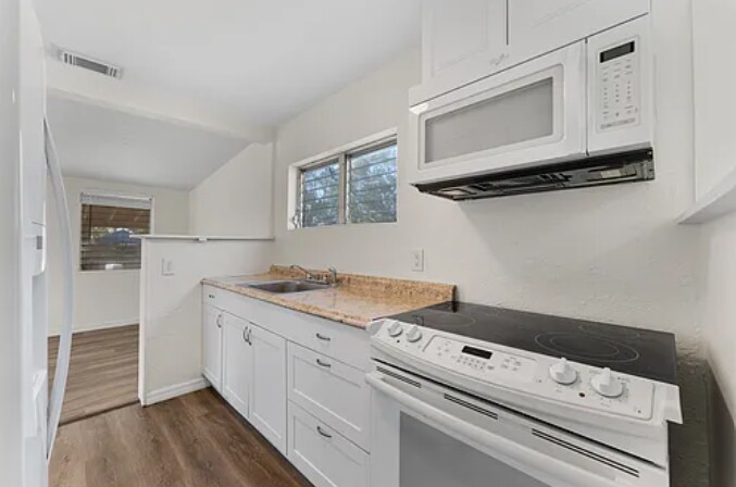 Building Photo - 1430 16th St W