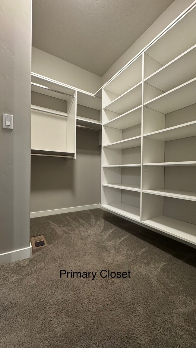 Building Photo - 6253 N Winward Ln