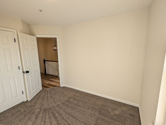Building Photo - 7122 Collinsworth Pl