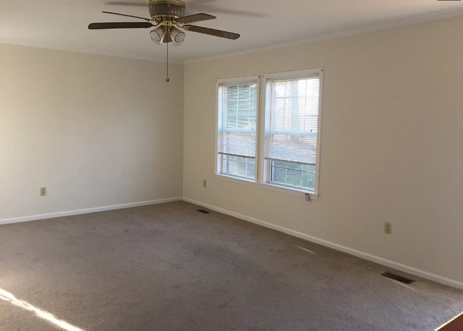 Building Photo - 2 Bedroom, 2 Bathroom Home Available in Ca...