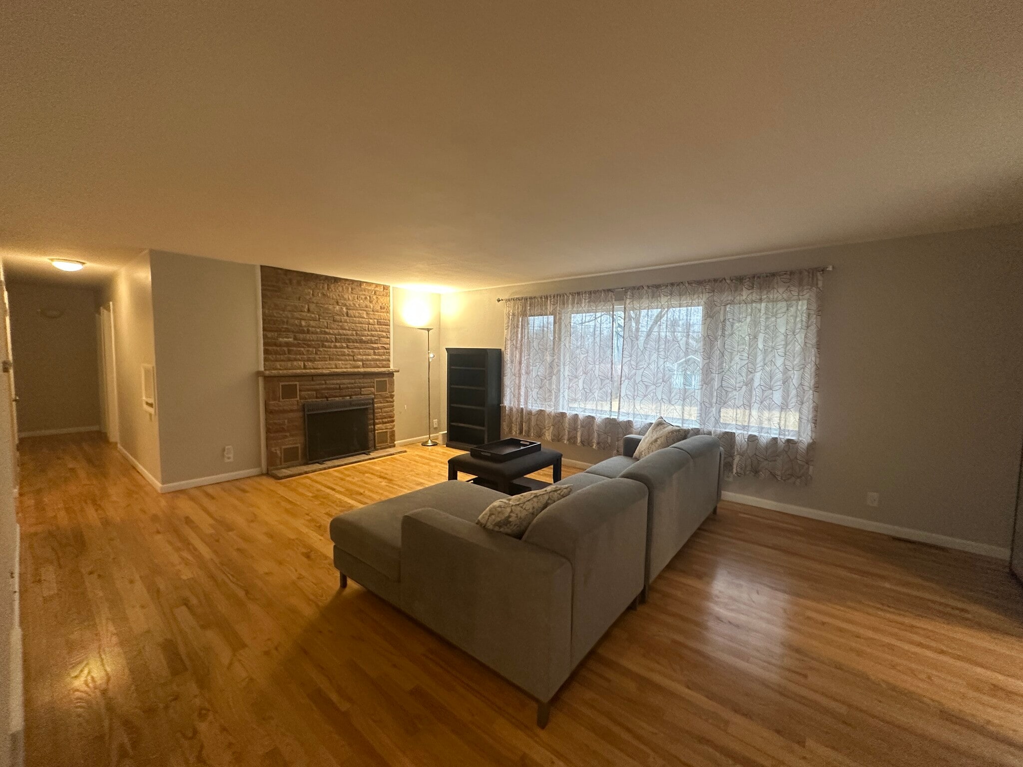 Building Photo - 909 S Midvale Blvd