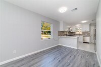 Building Photo - 1716 Crestdale Dr