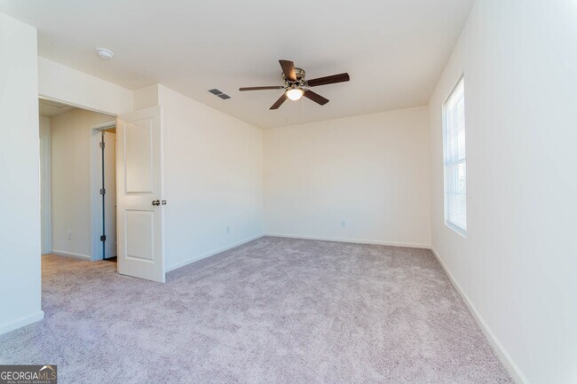 Building Photo - 307 Gazebo Dr