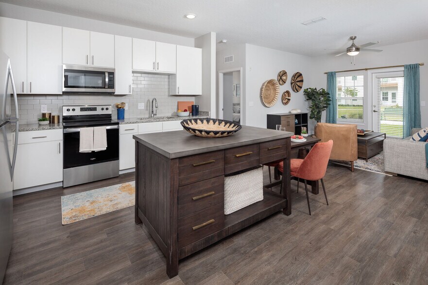 Argyle Lake at Oakleaf Town Center Jacksonville, FL Apartment Finder