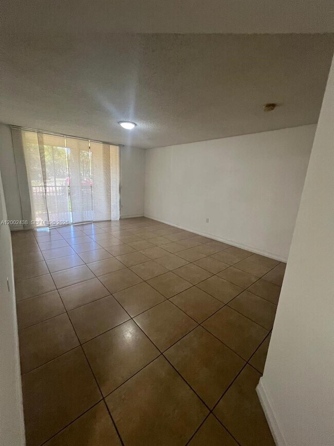 Building Photo - 8333 Lake Dr