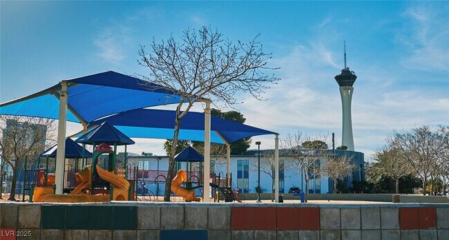 Building Photo - 2020 Santa Paula Dr