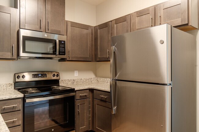 Building Photo - 2 Bedroom/2 Bath Apartment near VSU!!!