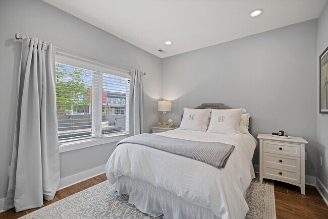 Building Photo - Totally Awesome in Trinidad! 3 bed + 2.5 BA on 2 levels