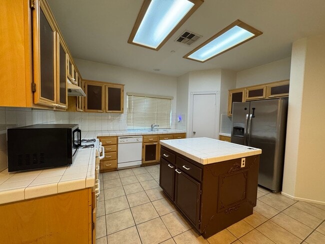 Building Photo - 785 Ventana Ridge
