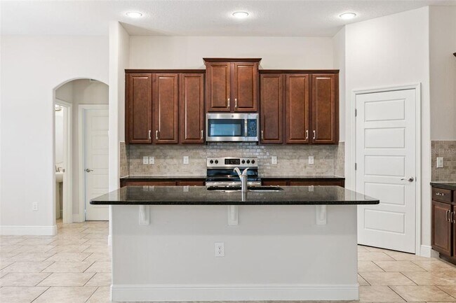 Building Photo - 2333 Lobelia Dr