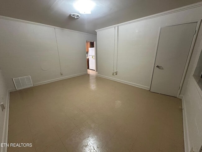 Building Photo - 706 Jay St