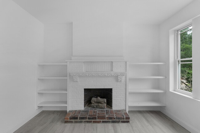 Building Photo - 4510 Laclede Ave